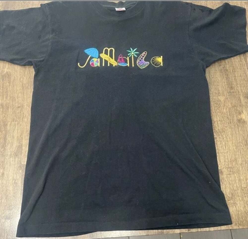 Vintage 90s Jamaica Embroidered Graphic T-Shirt